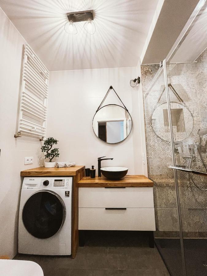 Bella Apartament Cracóvia Exterior foto